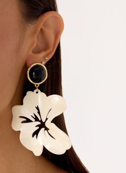 Chasing Heat Earrings - Ivory